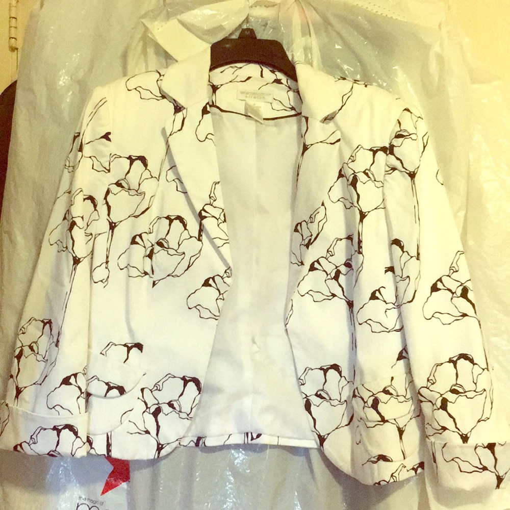 Black and white Worthington blazer